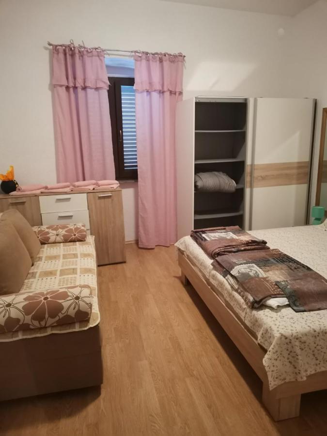 Apartman Miki 普拉 外观 照片